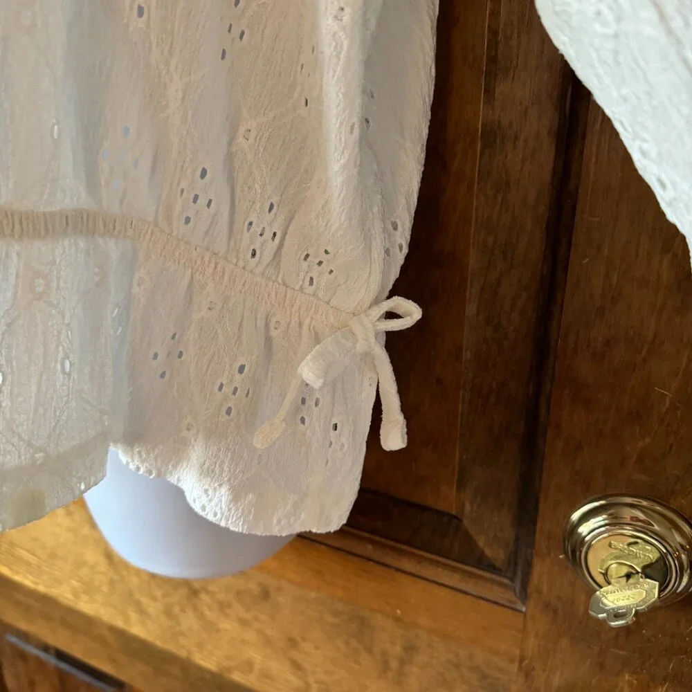 NWT H&M White Eyelet Pullover Top w/Peplum Size 2XL